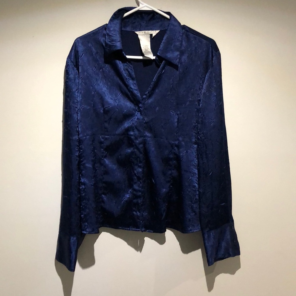 🌼3 for 40$🌼 Navy textured button up Blouse